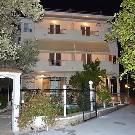 Margarita Apartments Никиана Екстериор снимка