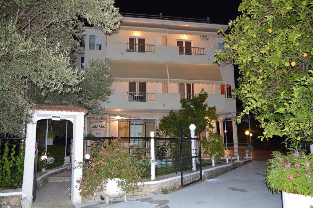 Margarita Apartments Никиана Екстериор снимка